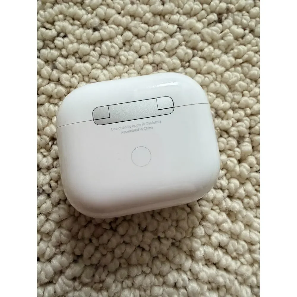 Apple AirPods 3rd Generation MagSafe Charging Case MME73AM/A White Tested Good
